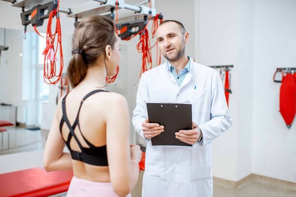 How Does the Inclusion of Mind-Body Techniques in Rehab Improve Recovery from Sports Injuries?